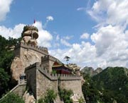 古塔城市风光